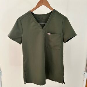FIGS Catarina One-Pocket Scrub Top